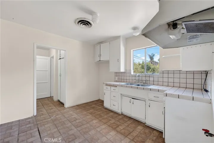 Back Unit Kitchen