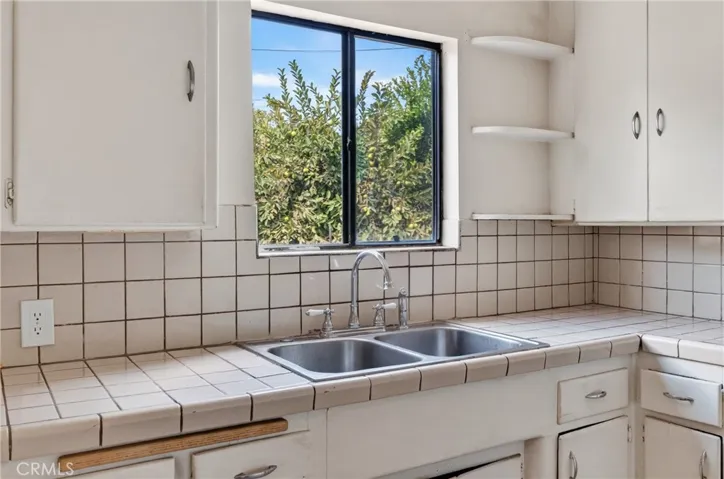 Back Unit Kitchen