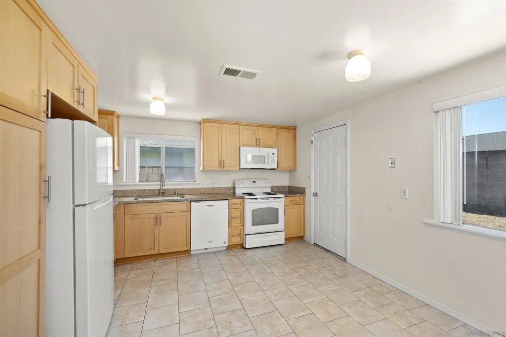 941 Grove Ave, Imperial Beach, California 91932 — photo 5