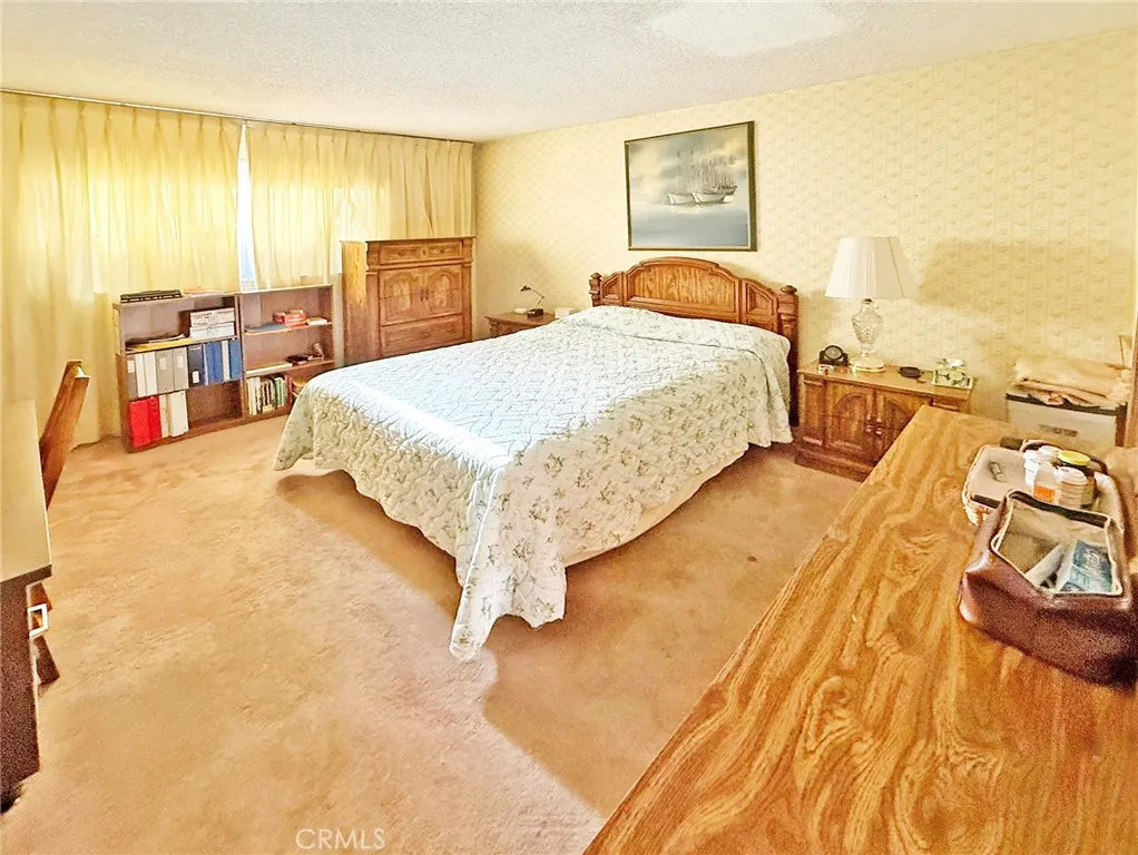 Primary Suite has Walk-In Closet