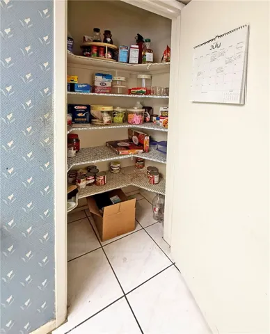 Walk-in Pantry