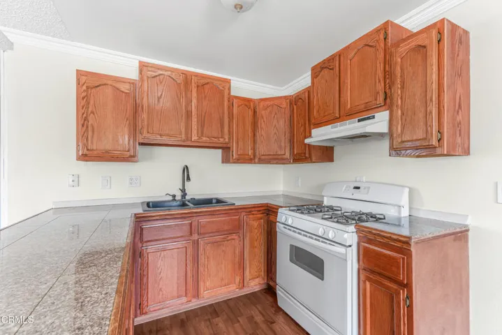 202 S Steckel Drive, Santa Paula, California 93060 — photo 5
