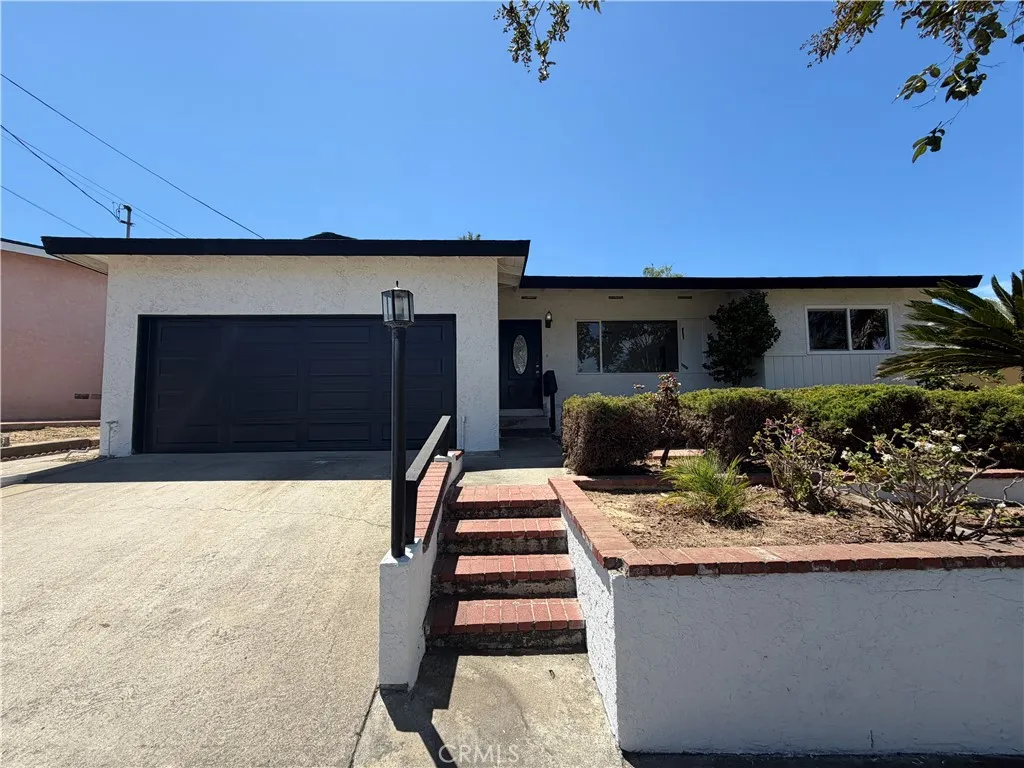 2204 Calle Tortuosa