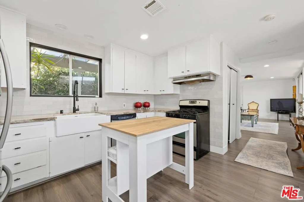 1298 Stradella Road, Los Angeles, California 90077 — photo 5