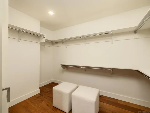 Walk-in Closet