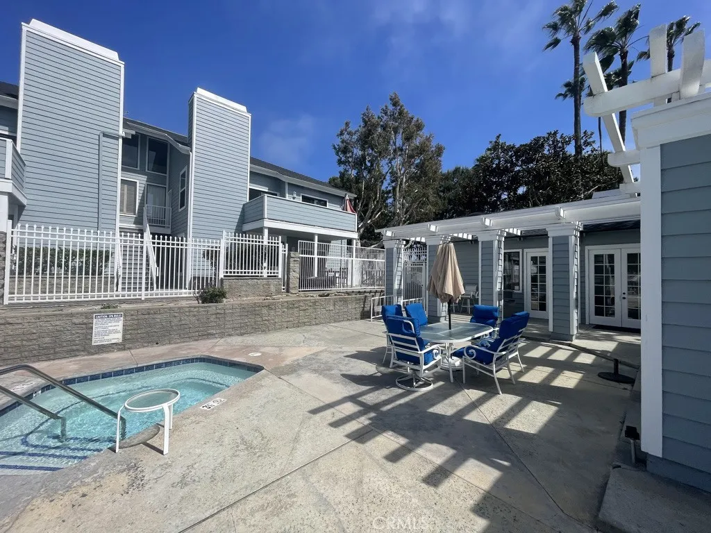 16960 Algonquin Street I-204, Huntington Beach, California 92649 — photo 5