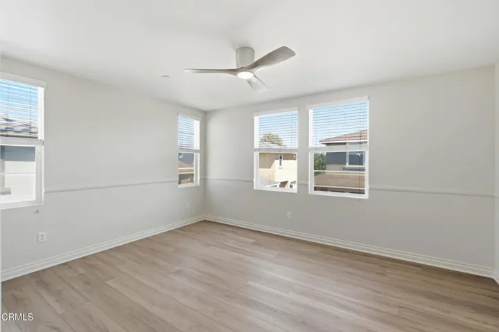 29_bedroom