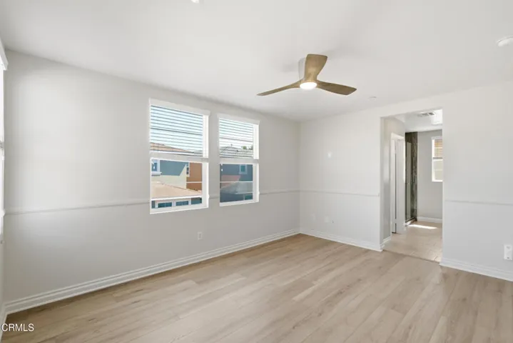 31_bedroom
