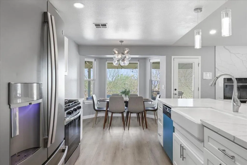 16-Kitchen