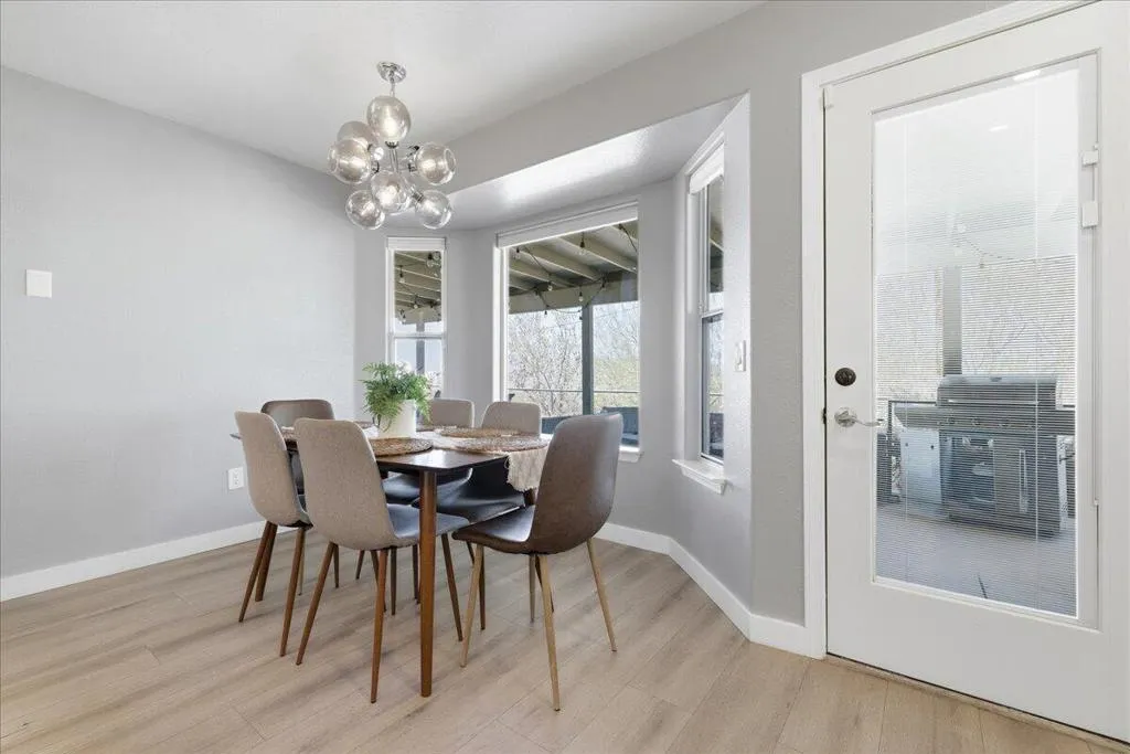 21-Dining Room