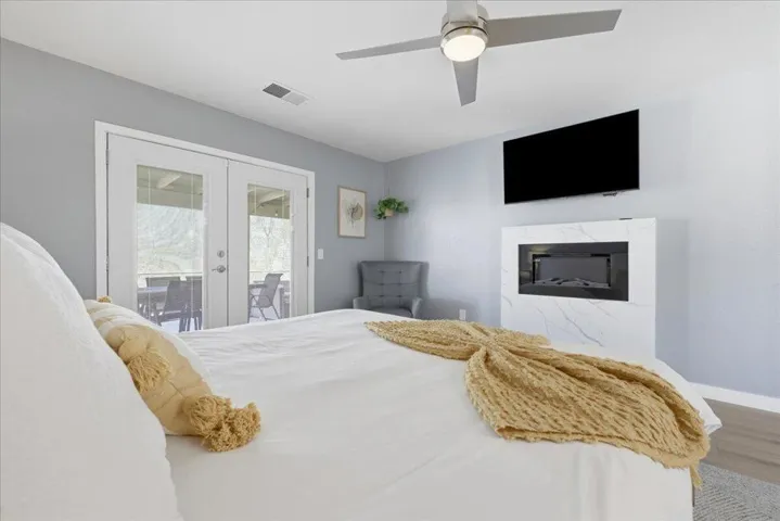 25-Primary Bedroom