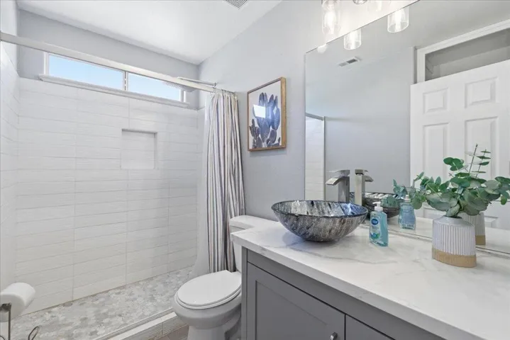36-Bathroom