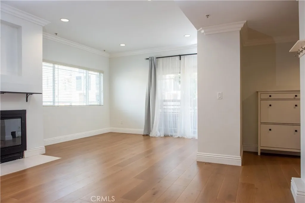 815 S Harvard Boulevard 201, Los Angeles, California 90005 — photo 4
