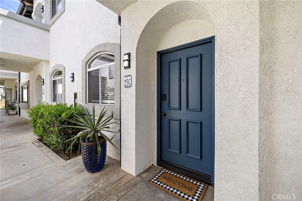 30902 Clubhouse 25c