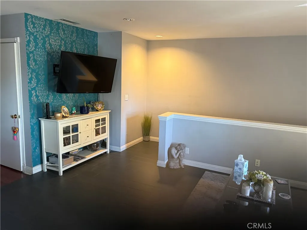 13095 Hubbard 6, Los Angeles, California 91342 — photo 5