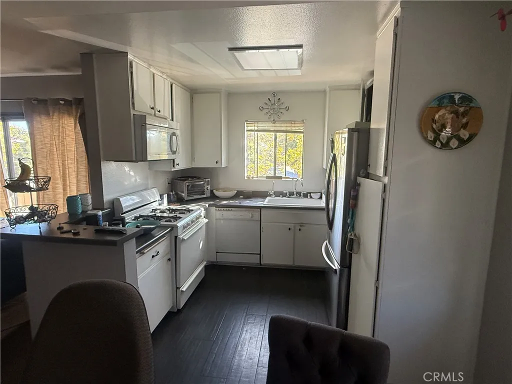 13095 Hubbard 6, Los Angeles, California 91342 — photo 4