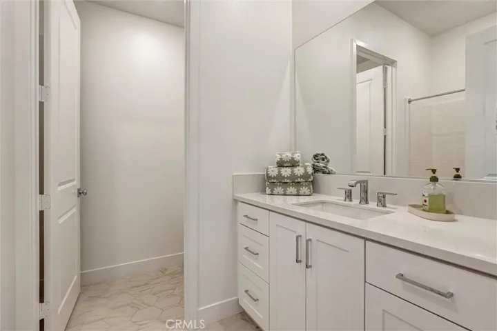 29455 Corte Halcon, Valencia, California 91354 — photo 4