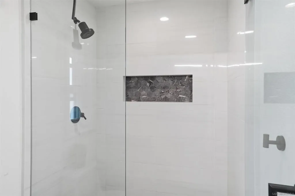 Primary shower