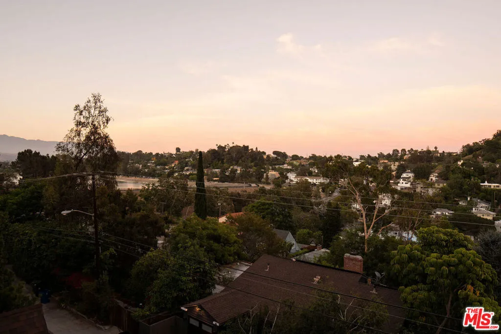 1825 Redesdale Avenue, Los Angeles, California 90026 — photo 5