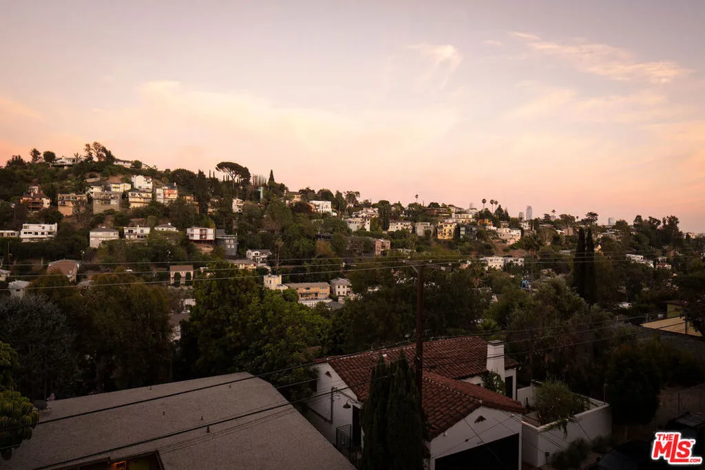 1825 Redesdale Avenue, Los Angeles, California 90026 — photo 4