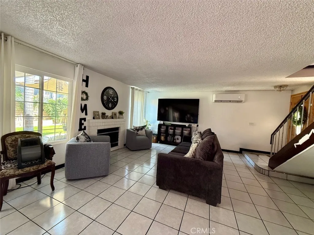 Living room with Mini spliter