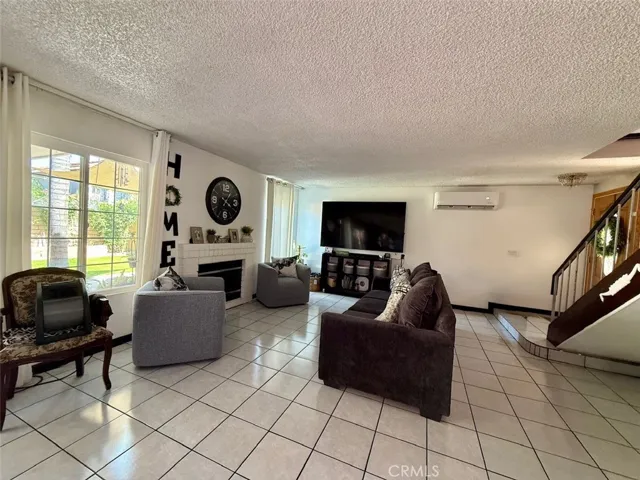 Living room with Mini spliter