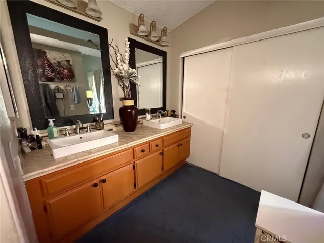 Double Sink in Primary and closet