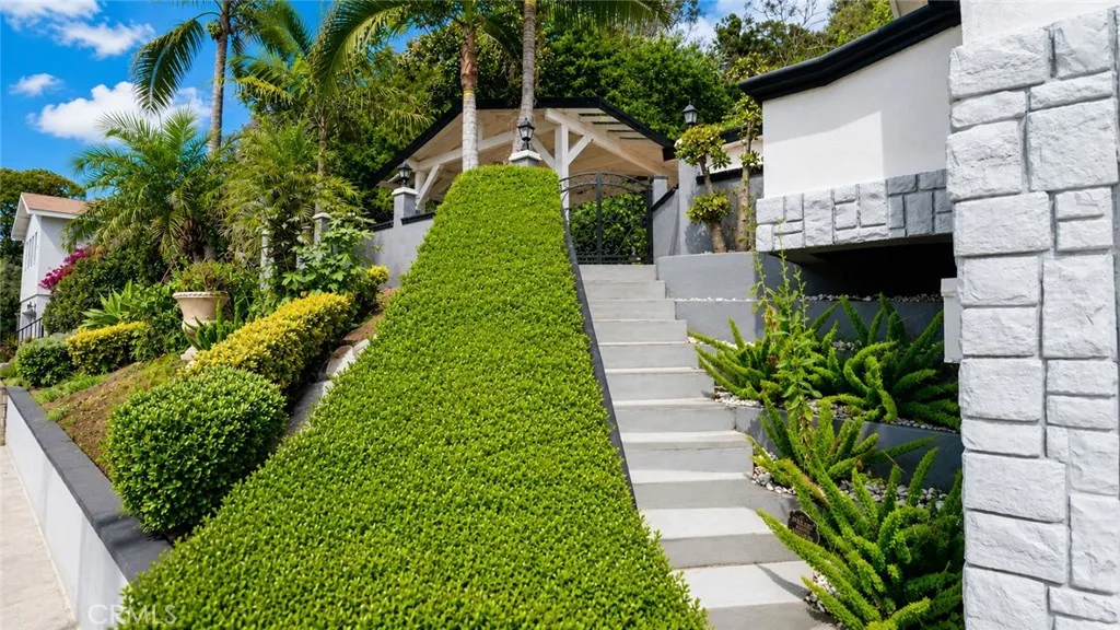938 Mira Valle