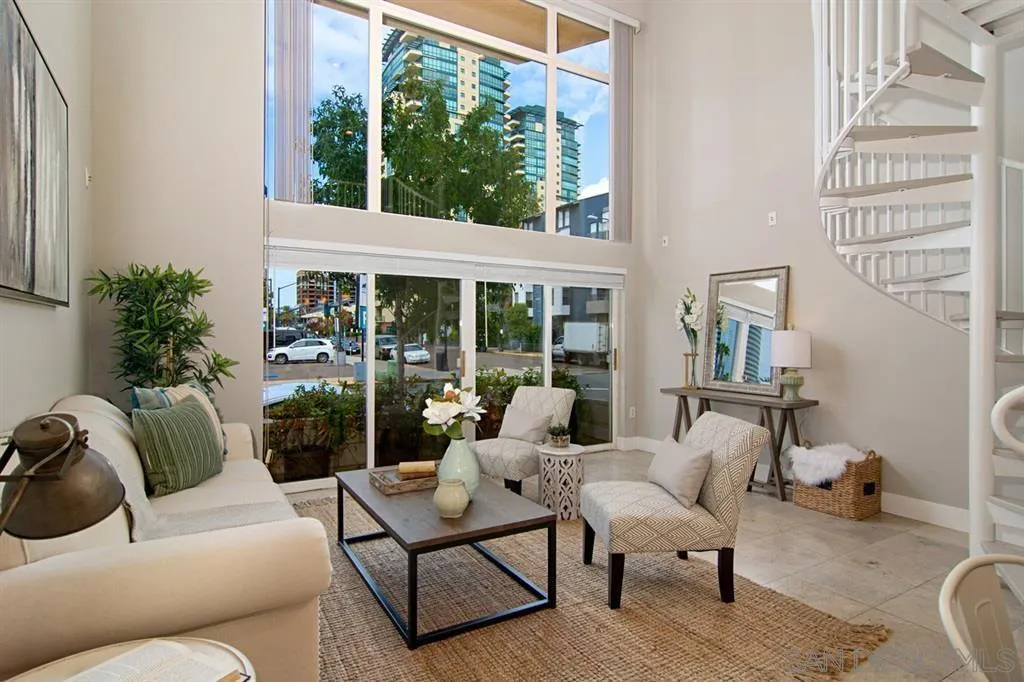 221 Island Ave