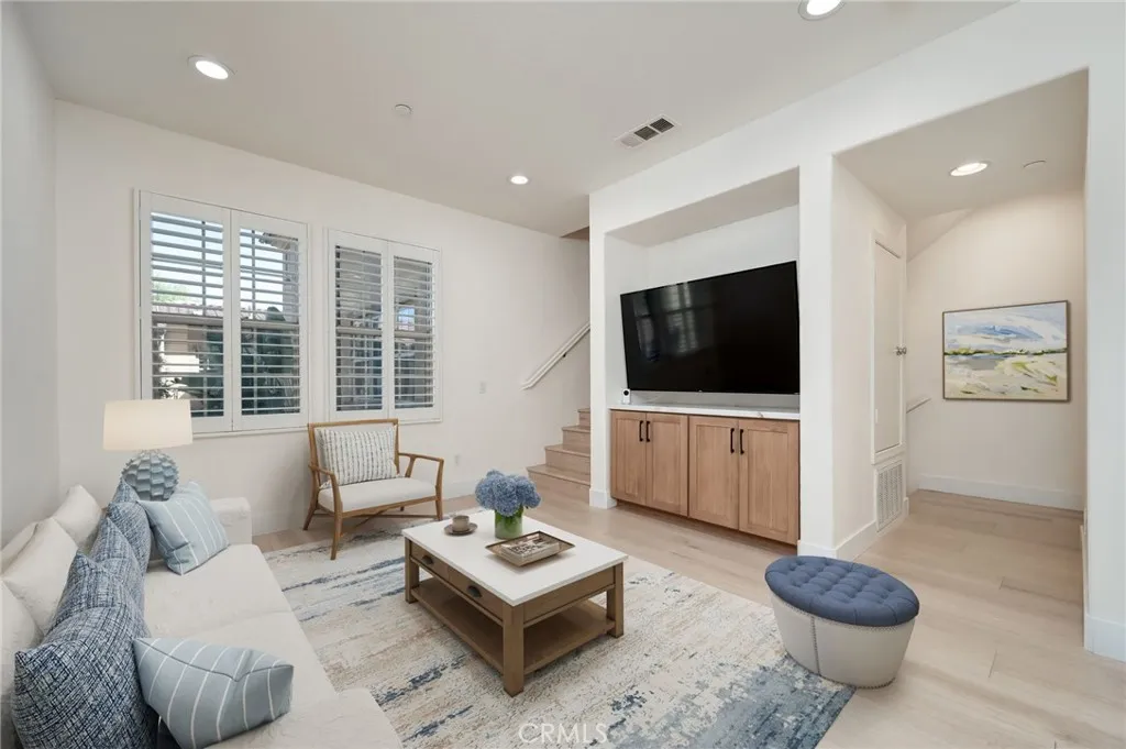 33 Silverado, Irvine, California 92618 — photo 4