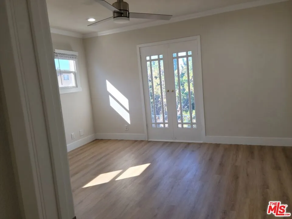 1180 S Bronson Avenue, Los Angeles, California 90019 — photo 4