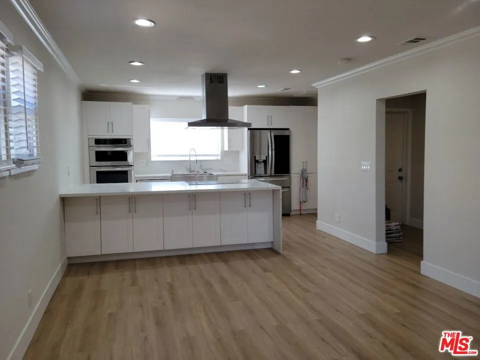 1180 S Bronson Avenue, Los Angeles, California 90019 — photo 5