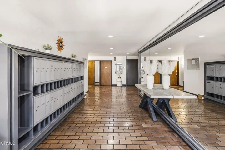 1215 N Olive Drive 208, West Hollywood, California 90069 — photo 4