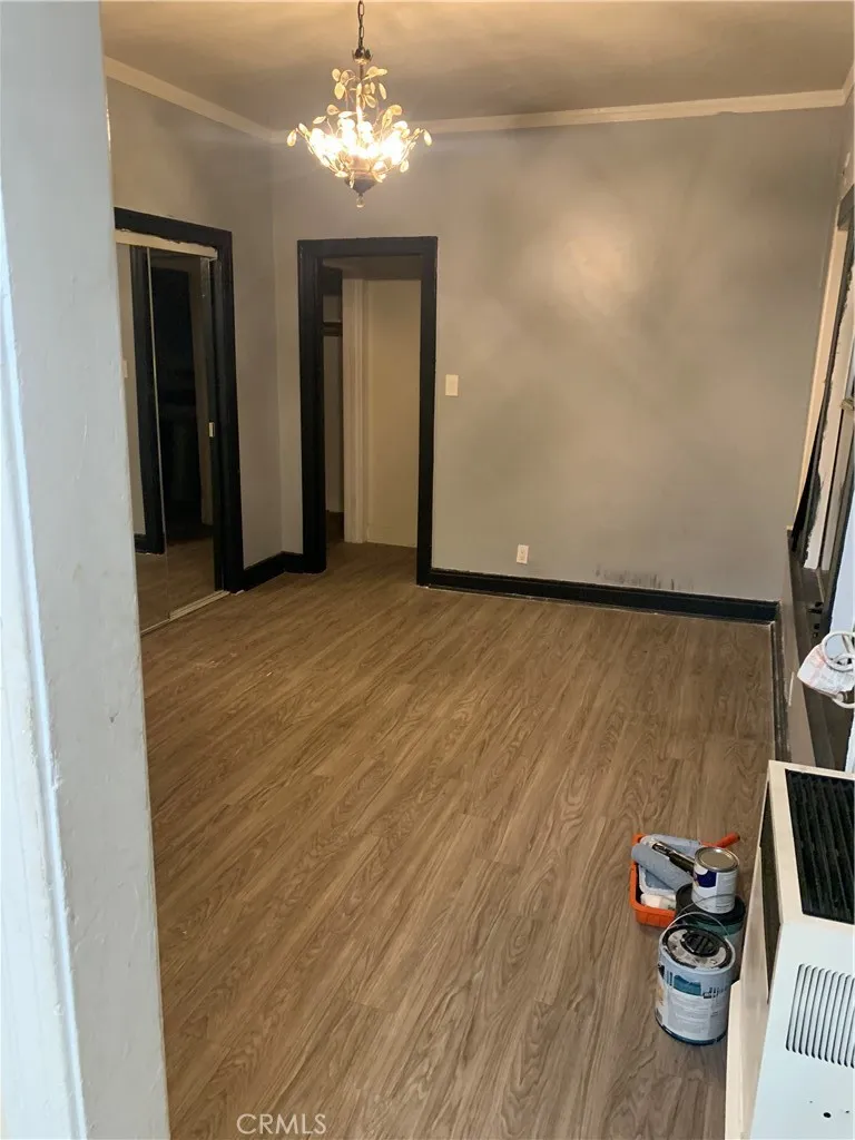 1145 S New Hampshire 5