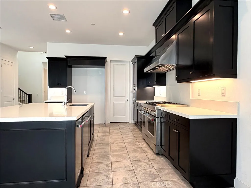 20756 W Bluebird Ct, Porter Ranch, California 91326 — photo 4