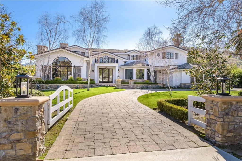 23726 Long Valley