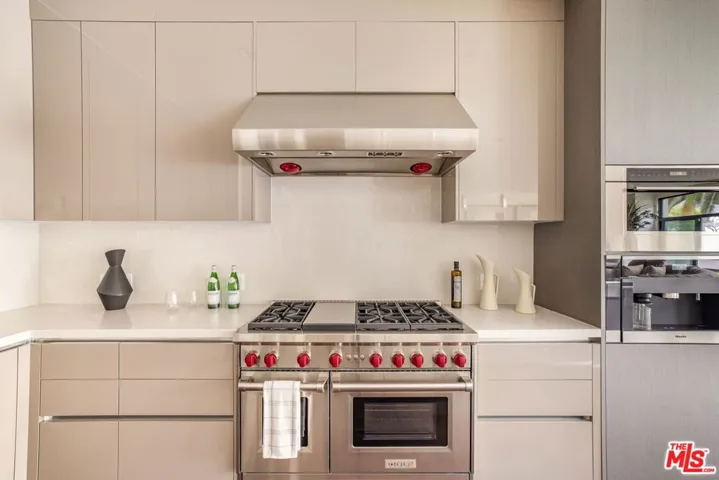 425 N Palm Drive 103, Beverly Hills, California 90210 — photo 5