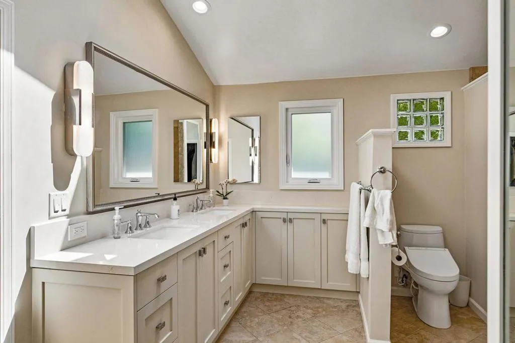 Primary w/double sinks, quartz​​‌​​​​‌​​‌‌​​‌​​​‌‌​​​‌​​‌‌​​‌‌​​‌‌​​​​ counters
