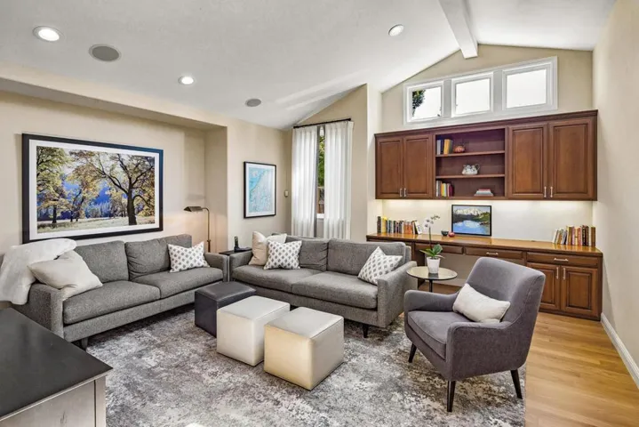 Family room/office/5th bedroom/Teen room