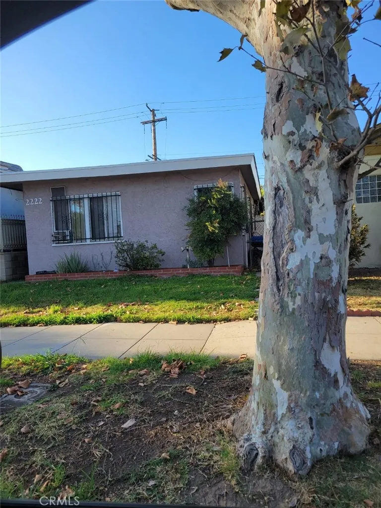 2222 W Olympic