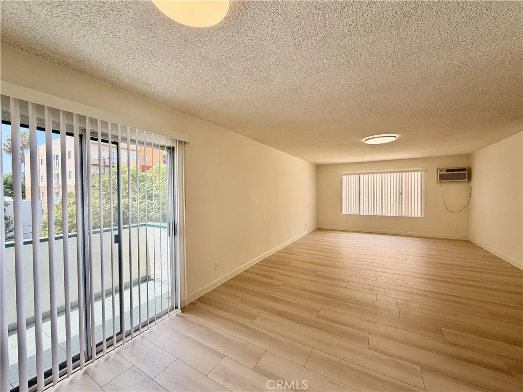1344 N Martel Avenue 302, Los Angeles, California 90046 — photo 4