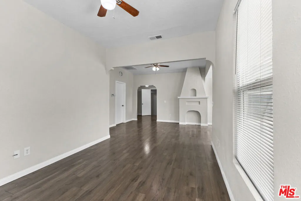 427 E Main Street, San Jacinto, California 92583 — photo 5