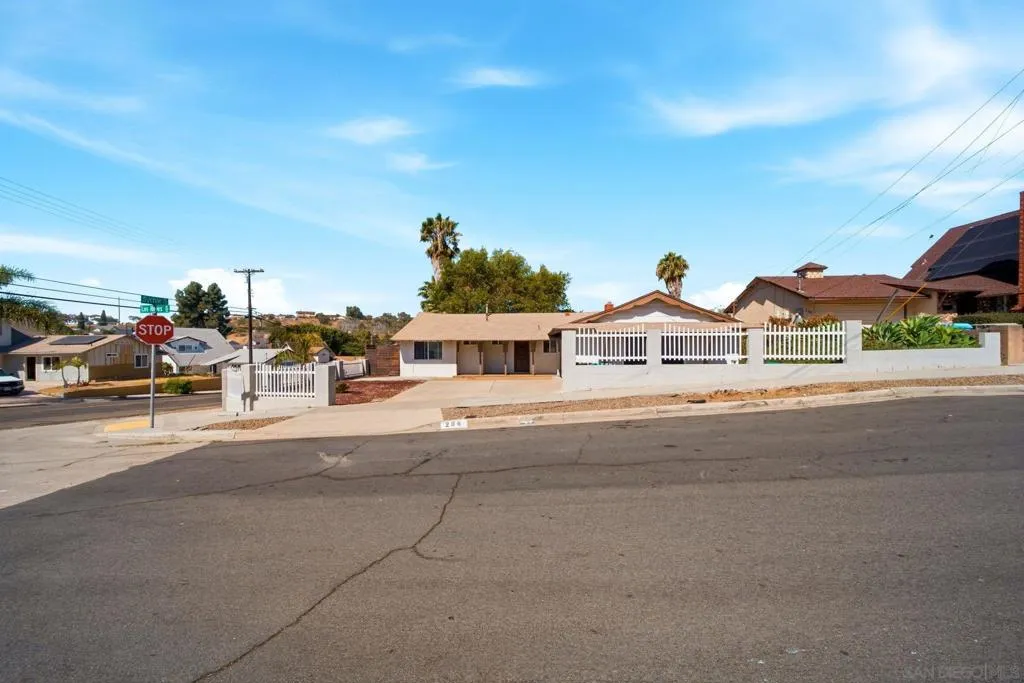 206 Los Reyes Dr, San Diego, California 92114 — photo 5