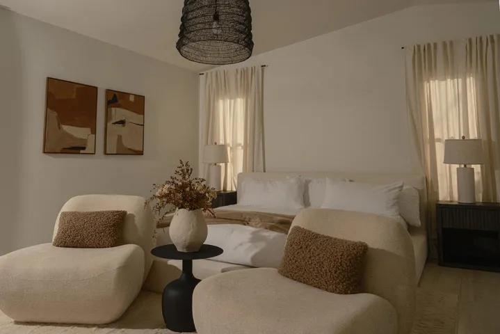 22 La Quinta Home - Sabrina Ryan