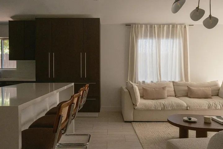 01 La Quinta Home - Sabrina Ryan
