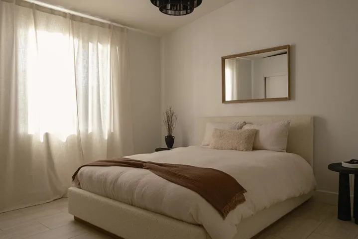 11 La Quinta Home - Sabrina Ryan