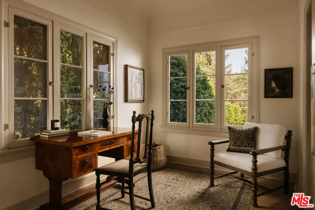 Office/Breakfast Room Office/Breakfast Room