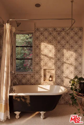 Bedroom 4 Ensuite