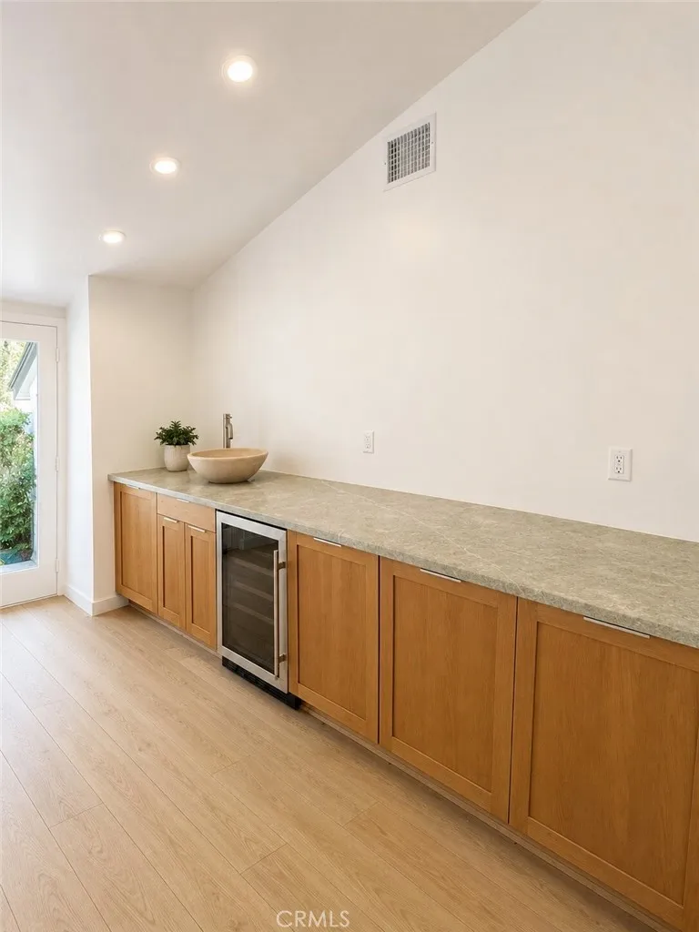 14720 Valerio, Van Nuys, California 91405 — photo 4