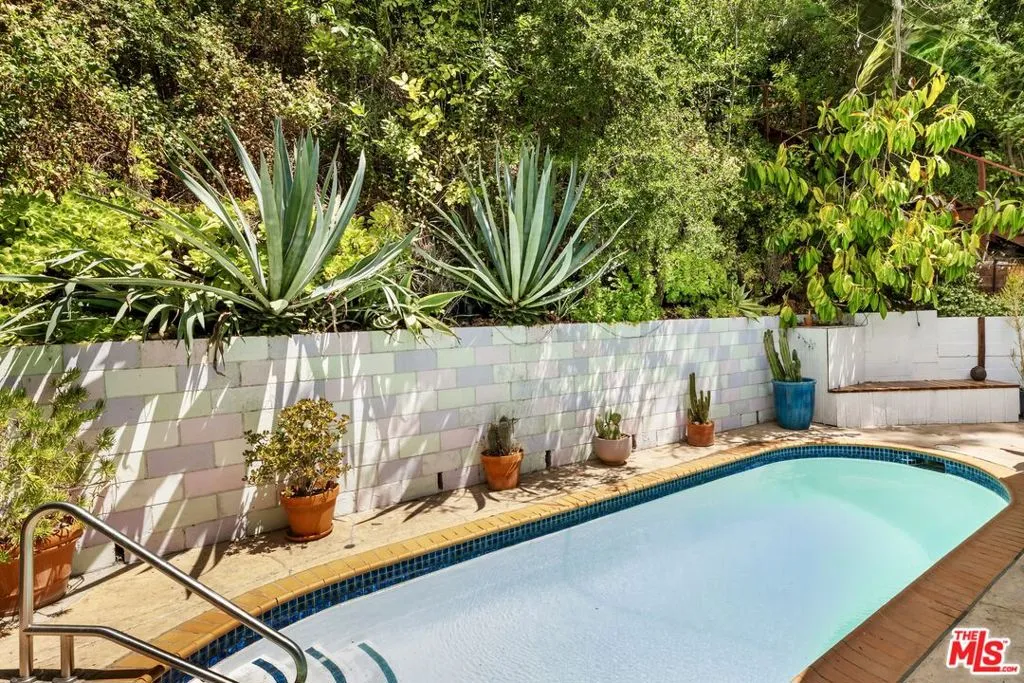3744 Buena Park Drive, Studio City, California 91604 — photo 5